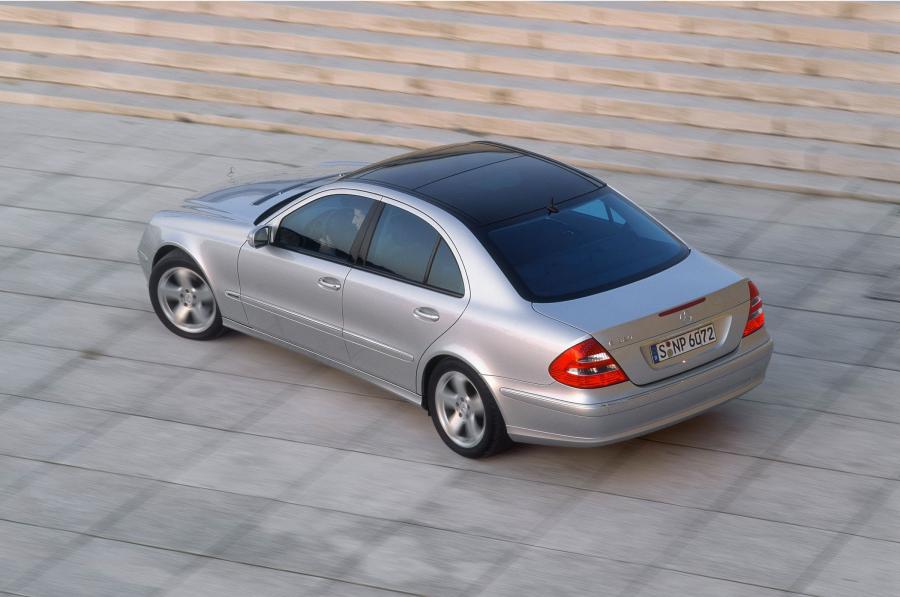  Mercedes-Benz E-Class 2002 года  (фото 436 из 448)
